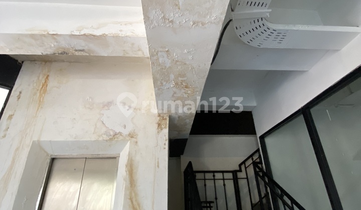 Premium Business Space, on Senopati Street Side, on the 3rd Floor, Suitable for Office, Clinic, Retail and Other Businesses