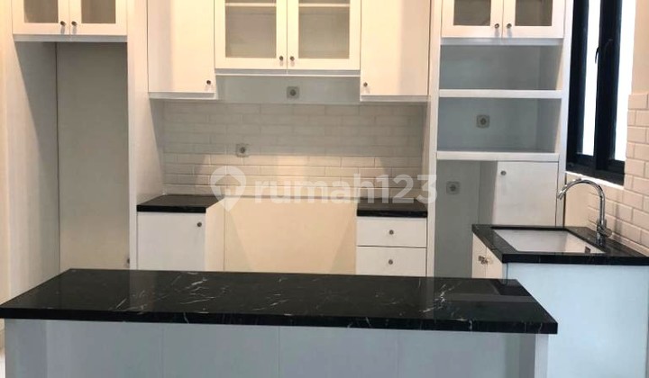 Rumah Sewa Bagus, Bersih, Terawat, 3 Kamar, Cocok untuk Hunian Keluarga, Dekat Pondok Indah Mall Rumah Sewa Bagus, Bersih, Terawat, 3 Kamar, Cocok untuk Hunian Keluarga, Dekat Pondok Indah Mall