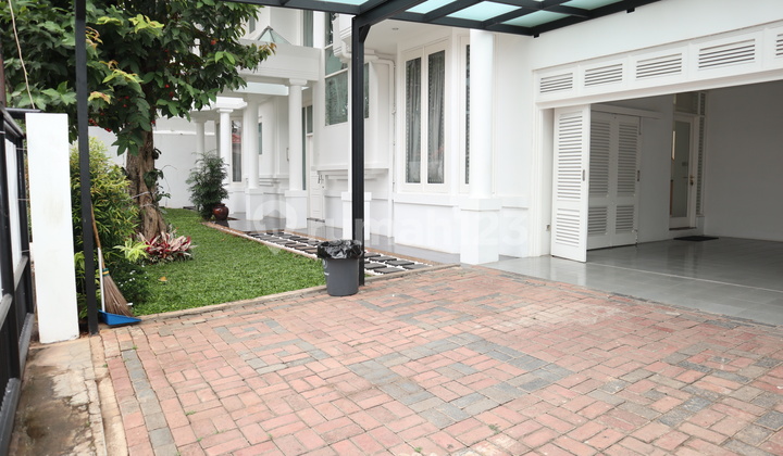 Nice, Luxurious, Well-Maintained, 2-Story in Lamandau, Near Blok M, Suitable for Family Residence 2