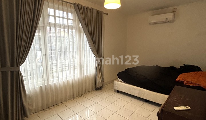 Nice House, 4 Bedrooms, Inside a Complex, Near MRT Fatmawati Line, Suitable for Family Living. 2