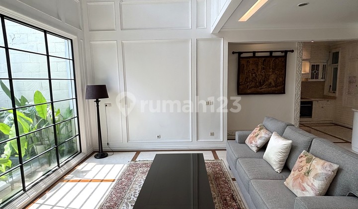 Beautiful Luxury House, Well Maintained, Fully Furnished, 4 Bedrooms, Suitable for Expatriates in Pondok Indah. Beautiful Luxury House, Well Maintained, Fully Furnished, 4 Bedrooms, Suitable for Expatriates in Pondok Indah.