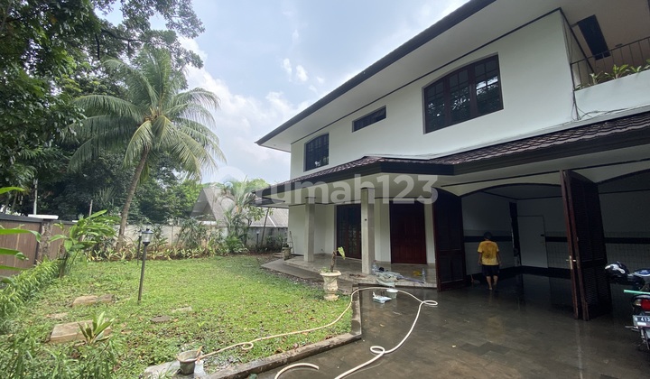 Luxury House, 2 Floors, Nice, Well-Maintained, 4 Bedrooms, Suitable For Expats, Diplomats in Brawijaya, Jakarta Luxury House, 2 Floors, Nice, Well-Maintained, 4 Bedrooms, Suitable For Expats, Diplomats in Brawijaya, Jakarta