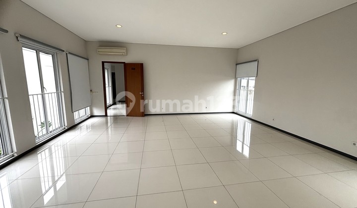 Modern House, Well Maintained, Clean, 4 Bedrooms, Semi Furnished, Suitable For Expat, Near Senopati/ Scbd. 2