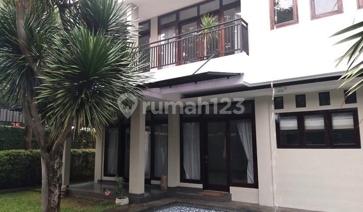 Rumah Sewa Bagus, Terawat, 5 Kamar, Semi Furnished, Cocok Utk Hunian Keluarga atau Silent Office di Kemang 2