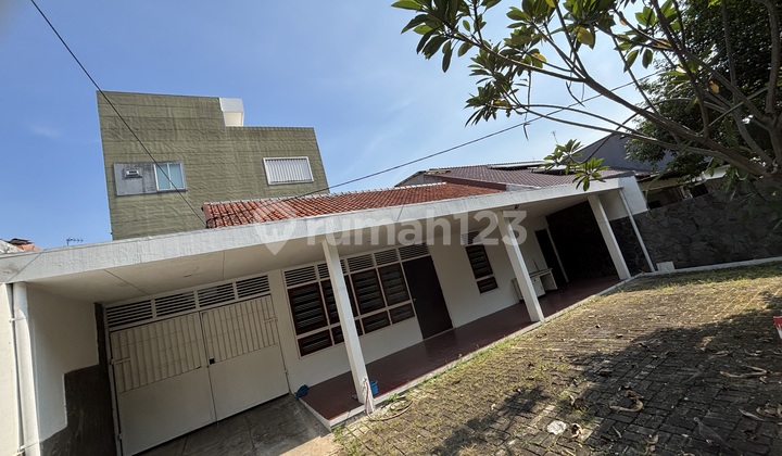 Rumah Lama, 1 Lantai, Lapang, Cocok untuk Silent Office, Dekat Senopati/ Scbd, Jakarta Selata