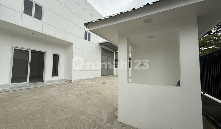 Industrial Building Warehouse 798M2 Land 1.079M2 in Lippo Cikarang