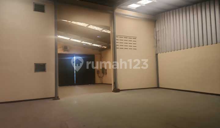 Factory for Sale in Jababeka 1 Cikarang, Building 200M2, Flood-Free Factory for Sale in Jababeka 1 Cikarang, Building 200M2, Flood-Free