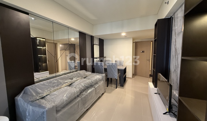 Meikarta Tower Redford Apartment 3 Bedrooms Well Furnished