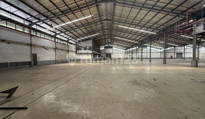 Factory and Warehouse for Rent Rp 65,000/m2 Building 4,500 M2 Hyundai Cikarang Industrial Area Unfurnished Strategic Location Flood-Free