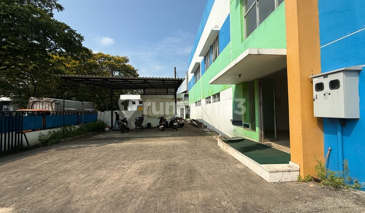 Building 1600 Sq M, Flood-Free, Warehouse, Freehold Title (HGB), Near Toll Access