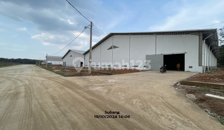 Komplek Ijin Limbah B3 Industri Pergudangan dan Pabrik; Bangunan Pabrik Baru; di Komplek Pergudangan Subang, Hak Milik Komplek Ijin Limbah B3 Industri Pergudangan dan Pabrik; Bangunan Pabrik Baru; di Komplek Pergudangan Subang, Hak Milik