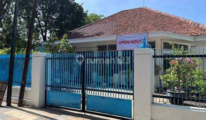 Rumah Pusat Kota Cocok Untuk Tempat Les, Kantor, Klinik, Resto, Apotek 2