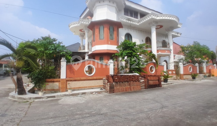 Dijual Rumah 3 Lantai di Harapan Indah Tanah Besar Dijual Rumah 3 Lantai di Harapan Indah Tanah Besar