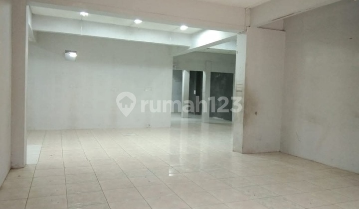 Luxury Spacious House in Duren Sawit, Pondok Kelapa Block Dki 2