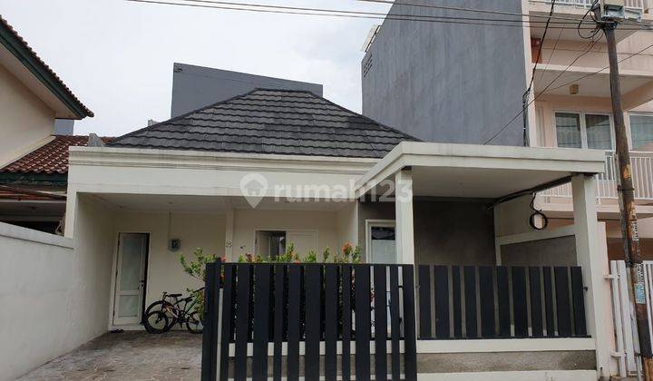 Rumah Bintaro Jaya Bangunan 1,5 Lantai Dekat Stan 1