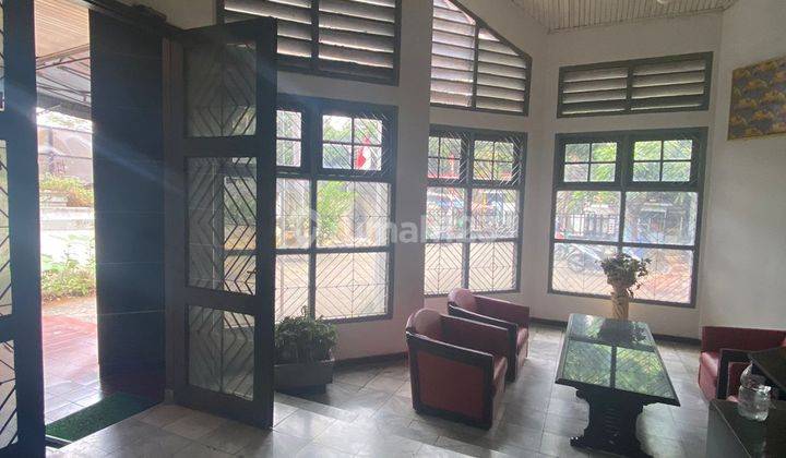 Gedung Mini Haji Nawi Raya Hadap Utara 1