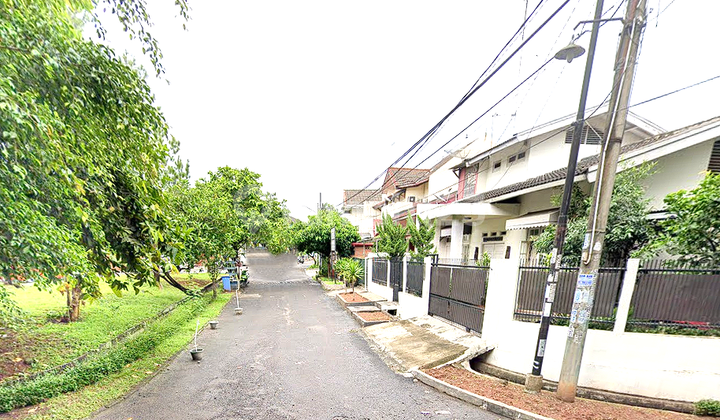 Rumah Bintaro Jaya Hoek Hadap Utara 