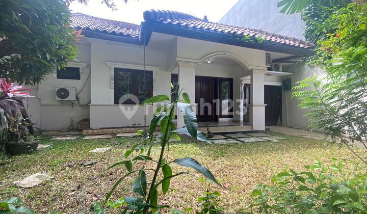 Pondok Indah One-Story House Building