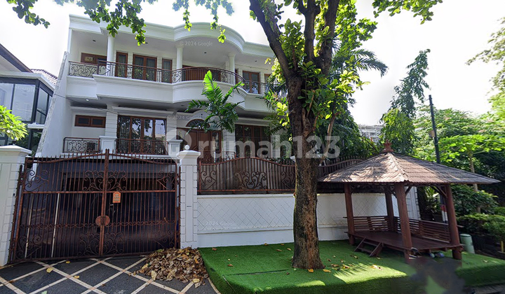 Pondok Indah House Near Golf Course Facing South Pondok Indah House Near Golf Course Facing South