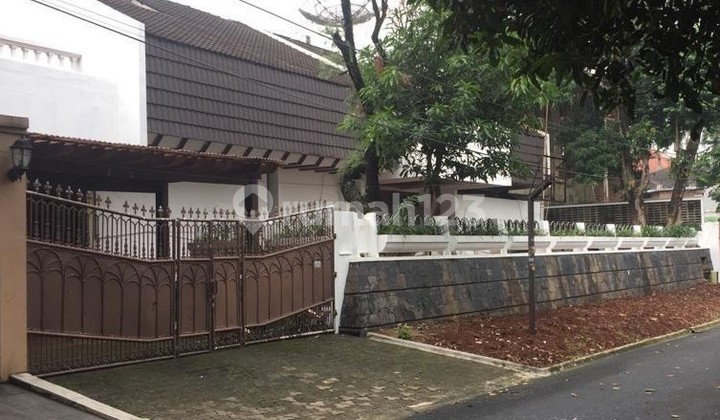 Rumah Pondok Indah Hadap Selatan dekat Bukit Golf