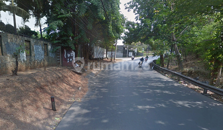 Lebak Bulus house is suitable for business. 2