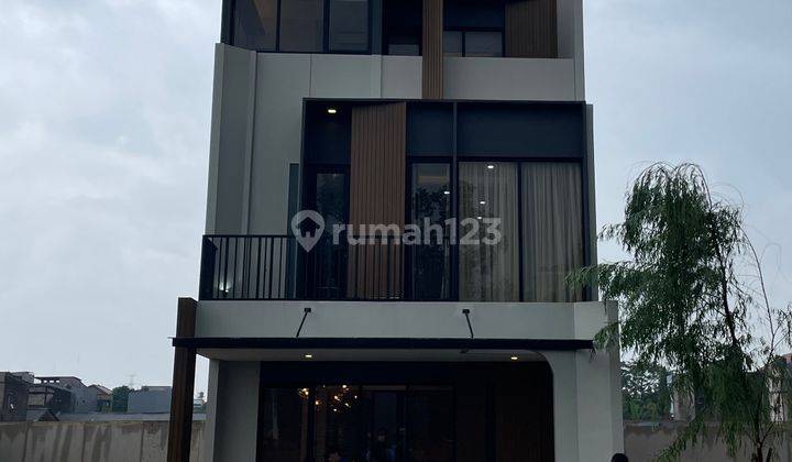 Hunan Baru 3 Lantai Kosambi Jakbar Dekat Greenlake Master Bedroom Luas 2