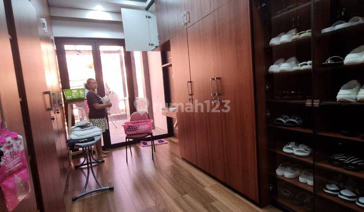 Park Residence Jakbar 4 Lantai Furnished Mewah 7 Kamar Tidur 2