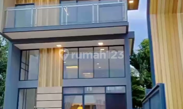 Golden Puri Rumah 4 lantai Jakarta Barat Dekat Puri Indah 2