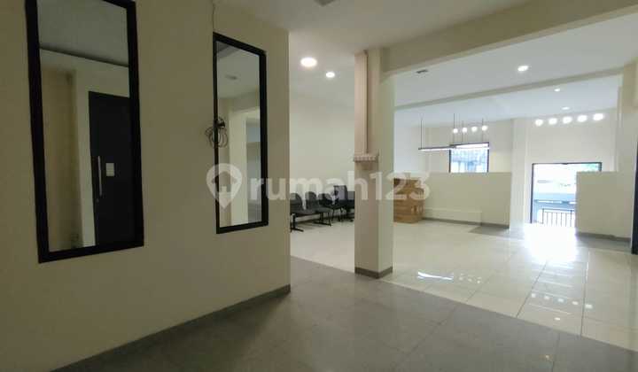 Ex Kantor + Warehouse Meruya Utara – Rooftop 360°, Bangunan Tinggi & Rapih 2