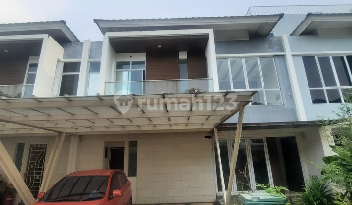 Below Market Price! 2.5 Story House Riviera 10x18 Metland Puri Below Market Price! 2.5 Story House Riviera 10x18 Metland Puri