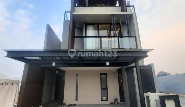 Rumah 3 Lantai South Tresor Metland Cyber Puri 2