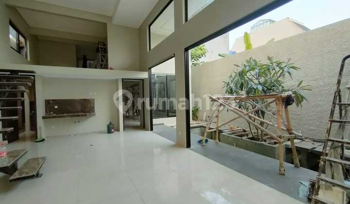 Brand New House in North Meruya, DKI Kavling – SHM Certificate, 250 m²