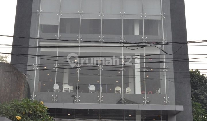 Gedung Strategis Fatmawati Raya – 4 Lantai + Rooftop, Harga Turun!