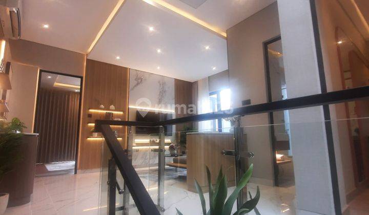 Rumah 3 Lantai South Tresor Metland Cyber Puri 1