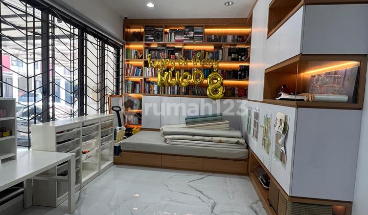 Rumah 2 lantai Hook Siap Huni Full Renov di Green Lake City