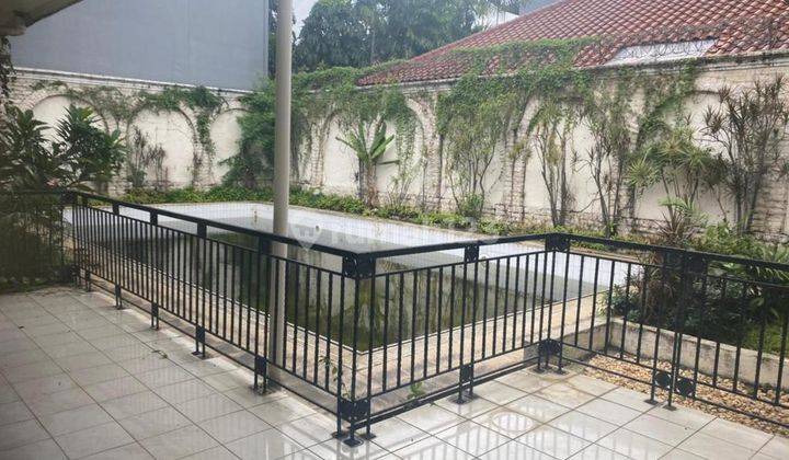 Rumah Dengan Kolam Renang di Kuningan Jakarta Selatan 1