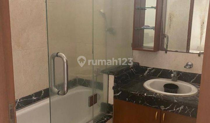 Rumah Dengan Kolam Renang di Kuningan Jakarta Selatan 4
