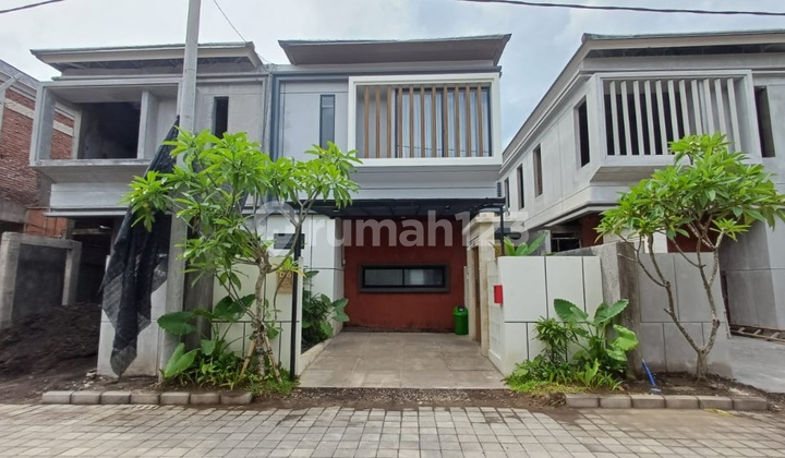 New House Bale Dame Kesiman Near Sekolahdyatmika