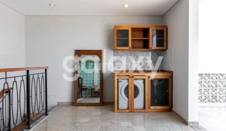 MINIMALIST VILLA WITH A TOUCH OF THE PAST IN WEST DEMAK TEMPLE, DENPASAR, BALI