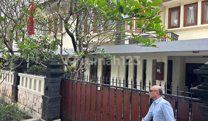 Rumah Asri Di Komplek Elit Dekat Tugu Pancoran 2