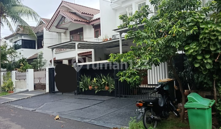 Rumah Siap Huni di Komplek Elit yang Dekat MRT 2