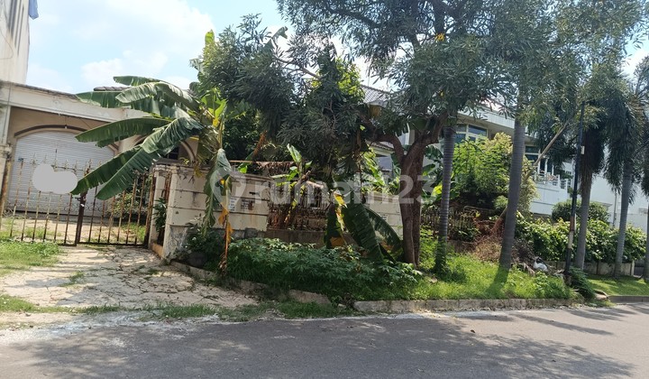 Rumah Layak Pakai Hitung Tanah di Komplek Bergengsi