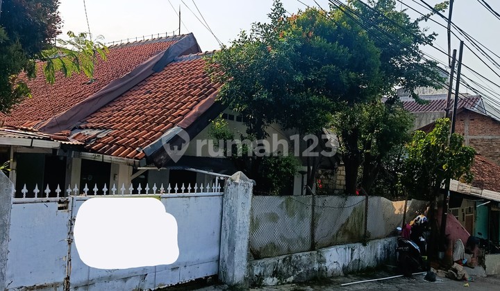 Rumah Lama Layak Pakai Dekat MRT 2