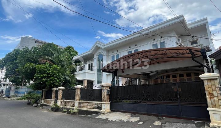 Rumah Mewah Dalam Komplek Elit Dekat PIM Mall 2