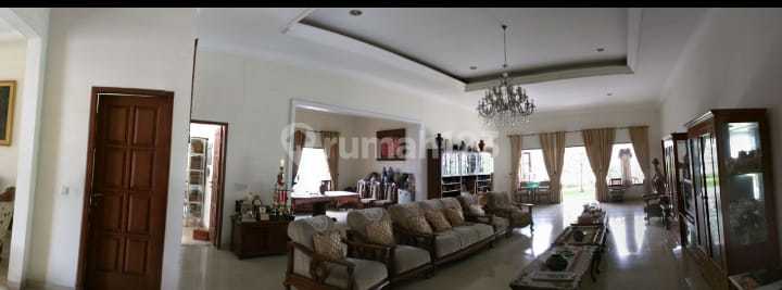 Ready-to-Occupy House in Lebak Bulus Near MRT 2