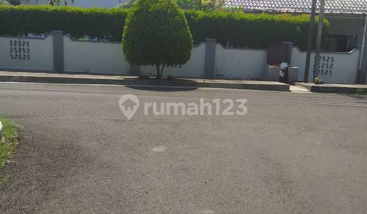 Rumah Siap Huni Yang Asri Di Komplek Bergengsi
