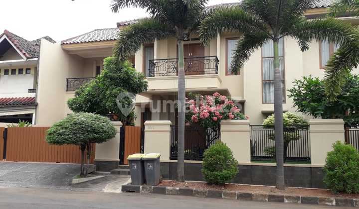 Rumah Mewah dan Asri Dalam Komplek Bergengsi