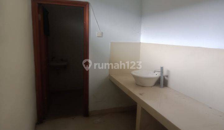 Ruko strategis komersil di Jalan Bypass Ngurah Rai Pemogan  2