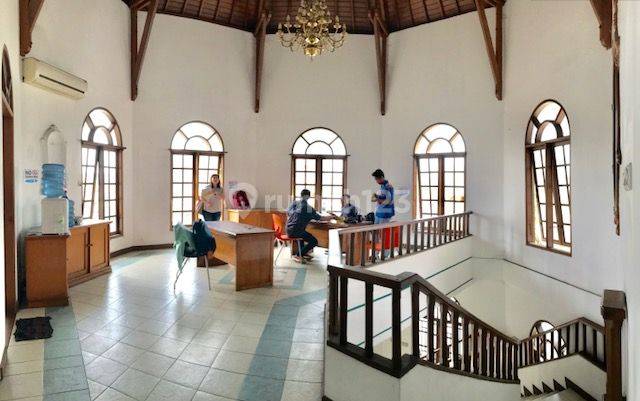 Gedung Ex kantor Raya di Jalan Bypass Ngurah Rai Sanur  5