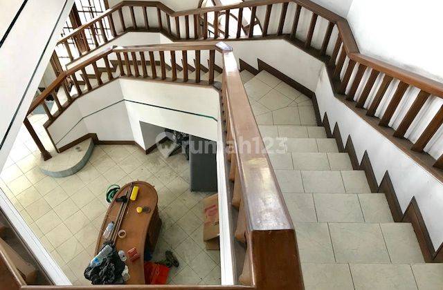 Gedung Ex kantor Raya di Jalan Bypass Ngurah Rai Sanur  10